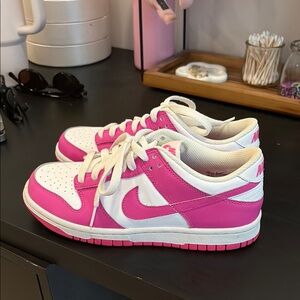 Nike pink dunks